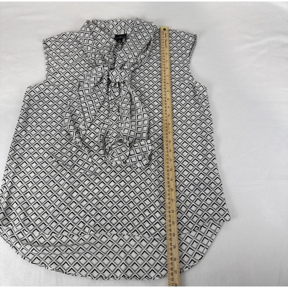 Worthington Tie Neck Blouse Women Medium Black White Geometric Sleeveless Top - Picture 8 of 10